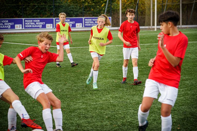 fluweel Ontslag salon Opmars gemengd voetbal: 'Je ziet dat kinderen minder in hokjes denken'
