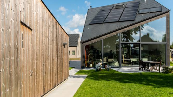 Gemiddeld gezin met zonnepanelen verbruikt slechts 37 procent van opgewekte stroom: hoe vergroot je je zelfverbruik? 