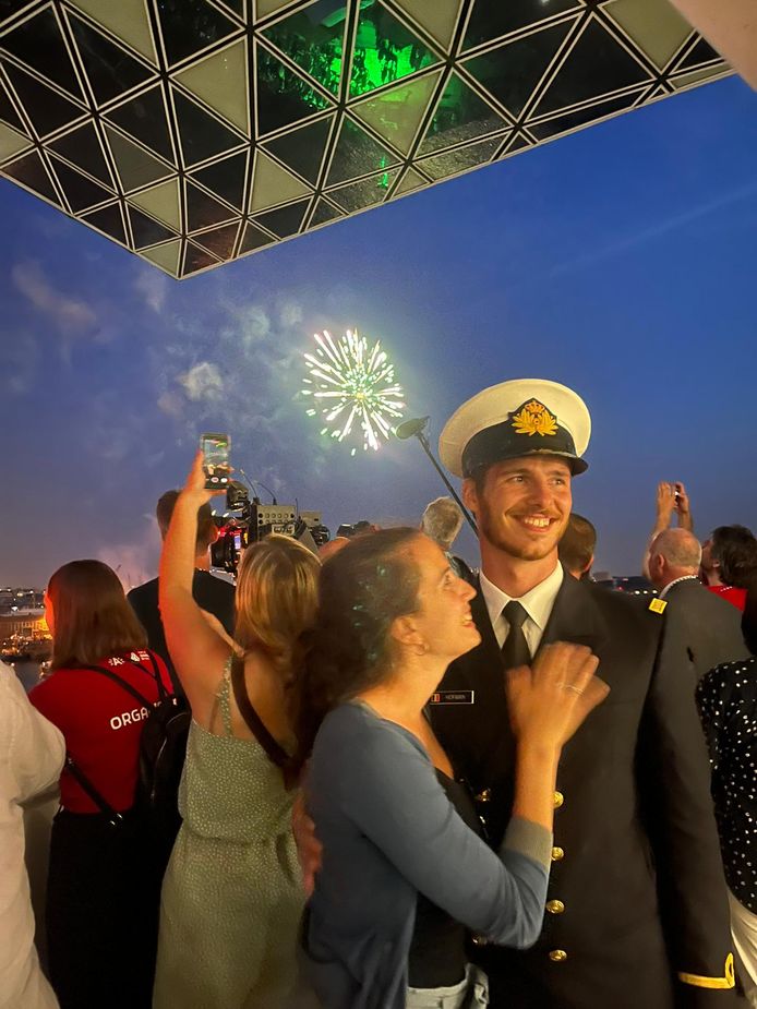 Sanne gaf Tim het ja-woord tijdens het vuurwerk van de Tall Ships Races op zaterdagavond 23 juli 2022.