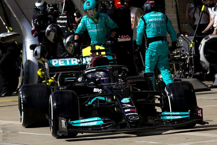 Lewis Hamilton moest bij de Grand Prix van Turkije een gridstraf incasseren.