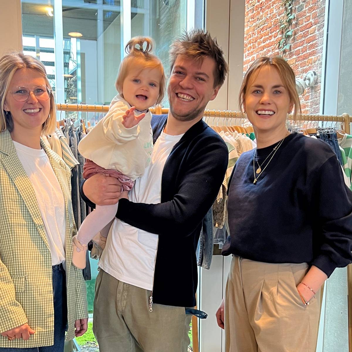 Schoenenwinkel De Ruyte kids en Studio Bebe slaan handen in elkaar Mooie collecties nodigden meteen uit om samen te werken Sint Niklaas hln.be