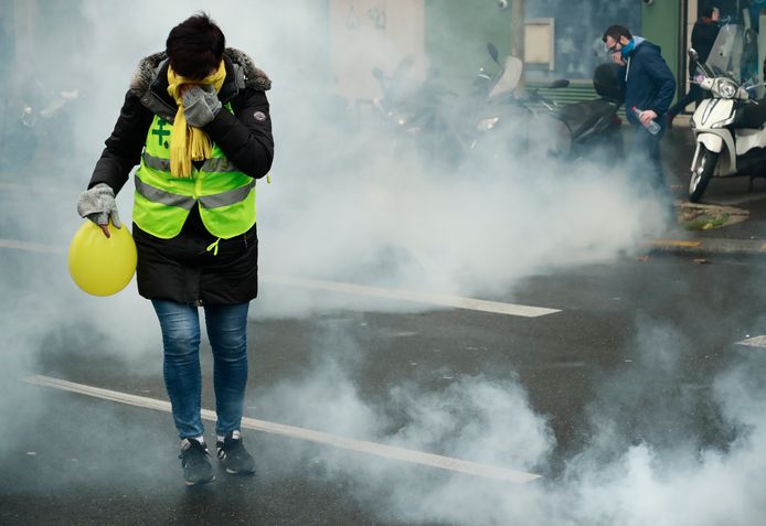 Aan de Porte de Champerret moest de politie al traangas inzetten.