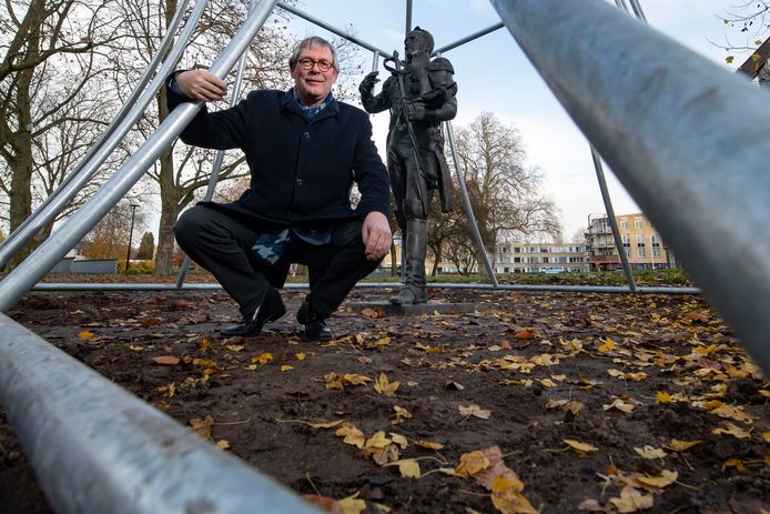 Gerard Nanninga in de ‘legertent’ met de Russische generaal Alexander von Benckendorff bij Het Weijtendaal.