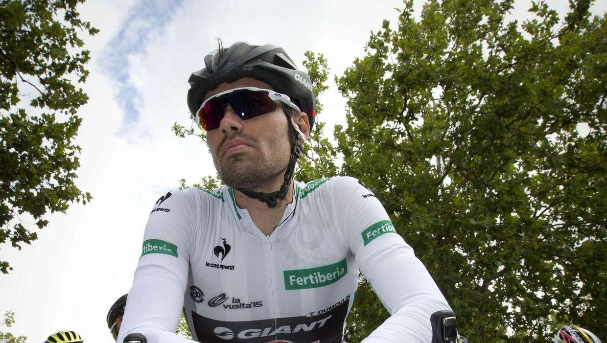 Tom Dumoulin, hier aan de start maandag. Beeld afp