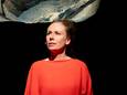 Actrice Lottie Hellingman als Kyra, in de voorstelling ‘Broos’ van Matzer.