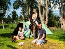 Deze kinderen vieren vakantie in eigen tuin