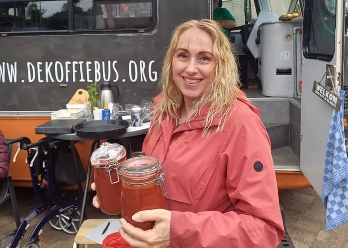 Riny met haar ketchup