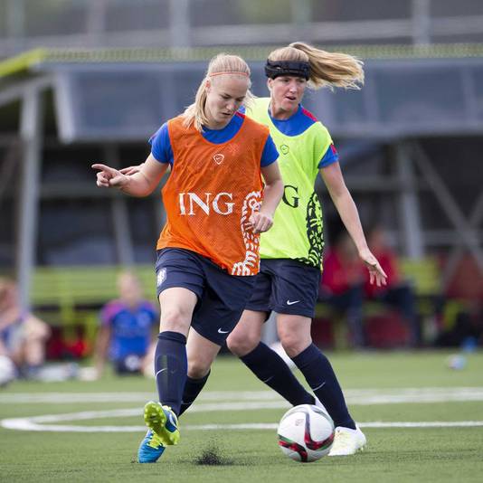 Ik zie hoofdbeschermer bij Kirsten bevestiging dat het nut | Nederlands voetbal | AD.nl