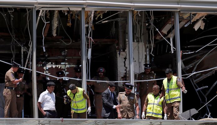 Gtote ravage na de explosie in een van de hotels in de hoofdstad Colombo.