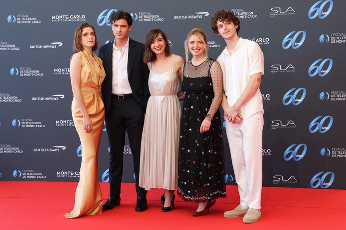 Le cast de la série "Mixte": Maud Wyler, Baptiste Masseline, Nina Meurisse, Lula Cotton Frapier et Gaspard Meier-Chaurand.