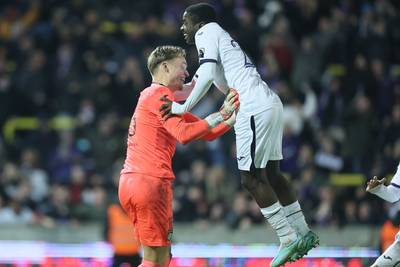 Le soulagement après une incroyable séance de tirs au but: Anderlecht qualifié au Lierse grâce à... Verbruggen