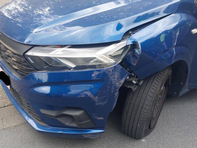 Dronken man probeert band te vervangen na crash