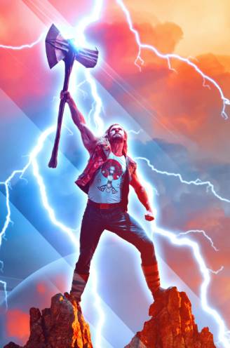 RECENSIE. ‘Thor: Love and Thunder’: poedelnaakte  Chris Hemsworth zorgt voor onverwacht veel emotie