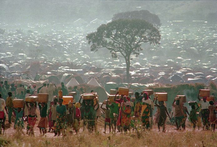 Rwandezen op de vlucht tijdens de genocide van 1994.