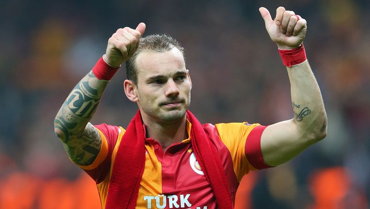 Wesley Sneijder viert de titel met Galatasaray. Beeld getty