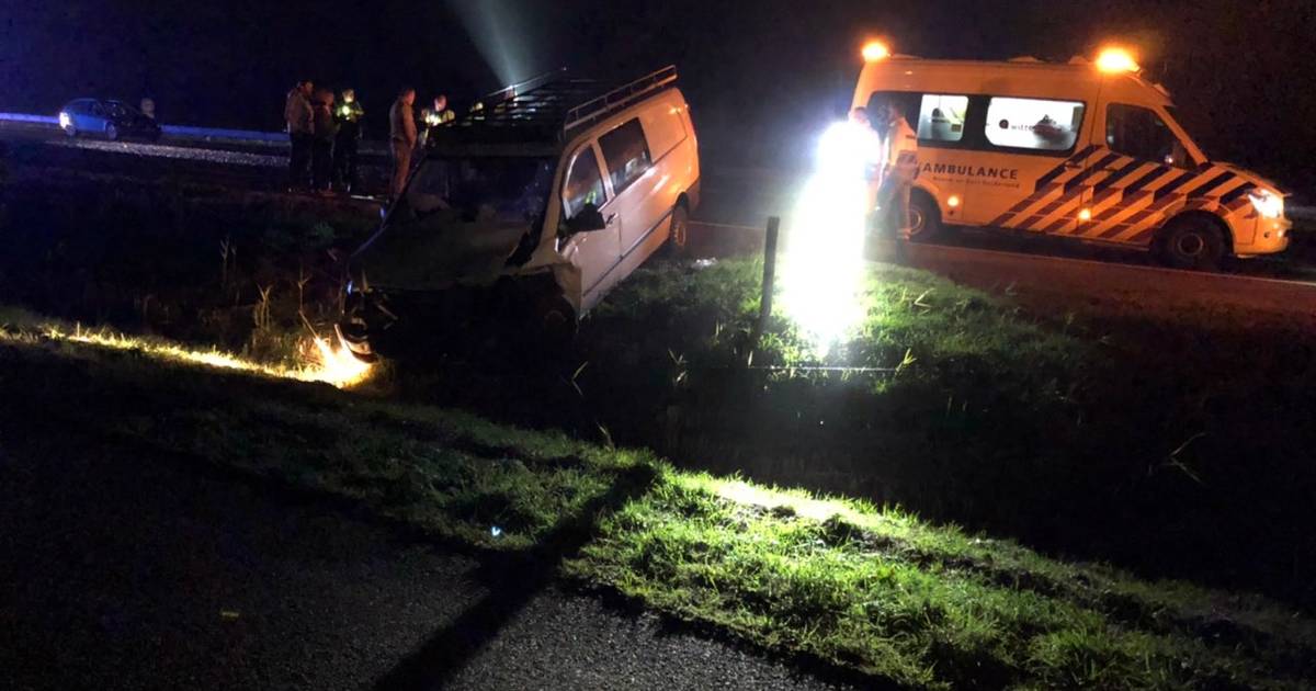 Gewonde bij ongeluk en snelweg A28 enige tijd afgesloten bij Nijkerk.
