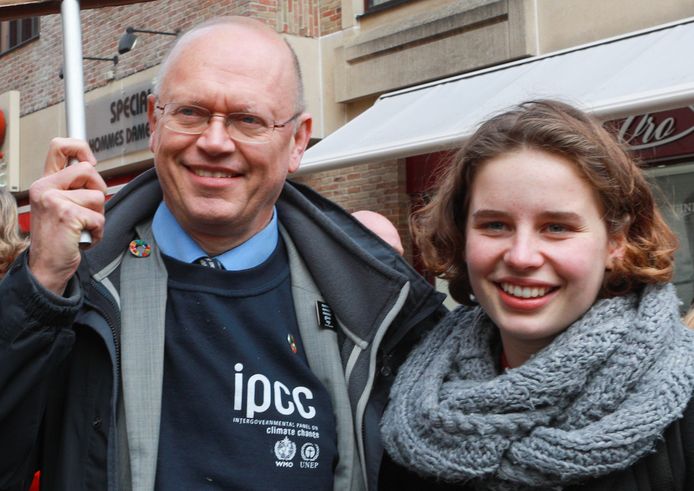 UCLouvain-klimaatprofessor Jean-Pascal van Ypersele (63) en activist Anuna De Wever (18) leerden elkaar kennen op de klimaatbetogingen.