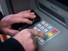 Geld opnemen gaat geld kosten: ‘We moeten niet gedwongen worden digitaal te betalen’