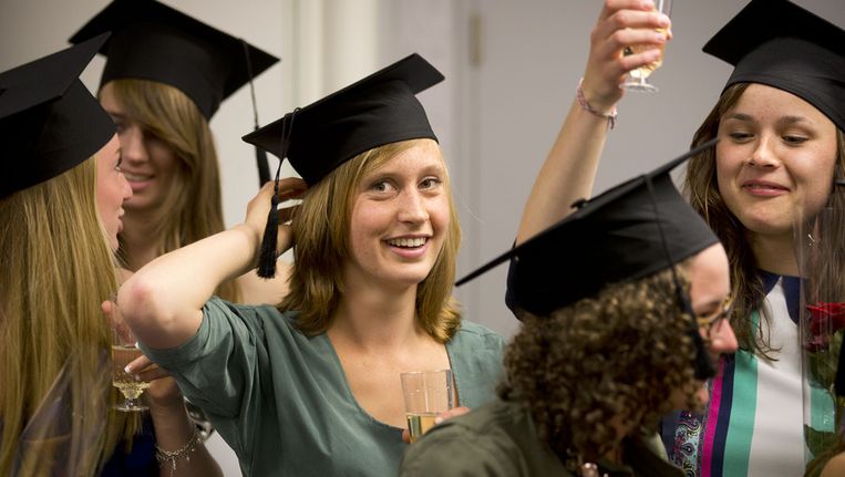 Eindexamenscholieren - van een andere school dan in dit verhaal Beeld anp