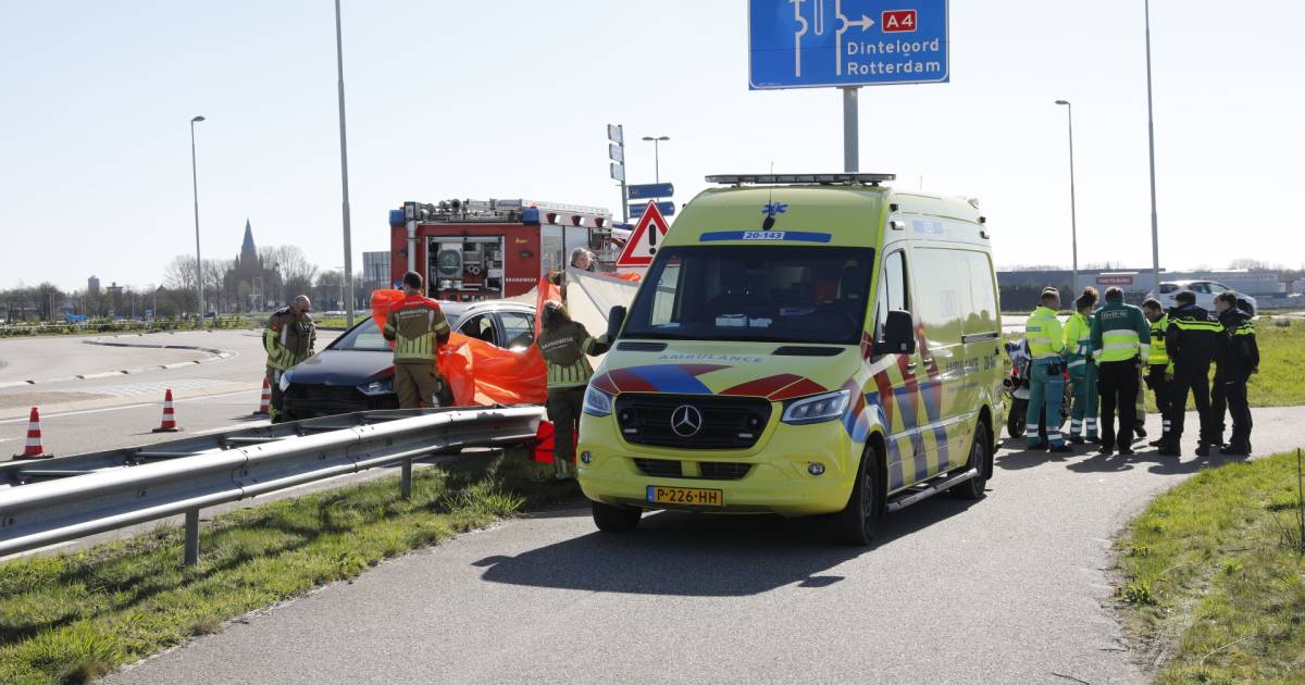 Automobilist overleden bij ernstig ongeluk op N257 in Steenbergen.