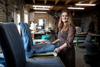 Oldtimers bekleden en erfstukken restaureren: voor Ilse (21) uit Middelbeers is stofferen verre van 