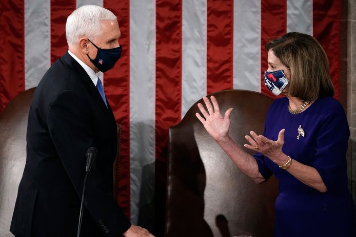 Mike Pence en Nancy Pelosi in het Capitool vorige week, na de bestorming.