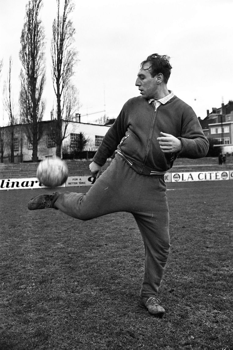 Beerschot-icoon Rik Coppens speelde van 1946 tot 1961 op het Kiel. Beeld Photo News