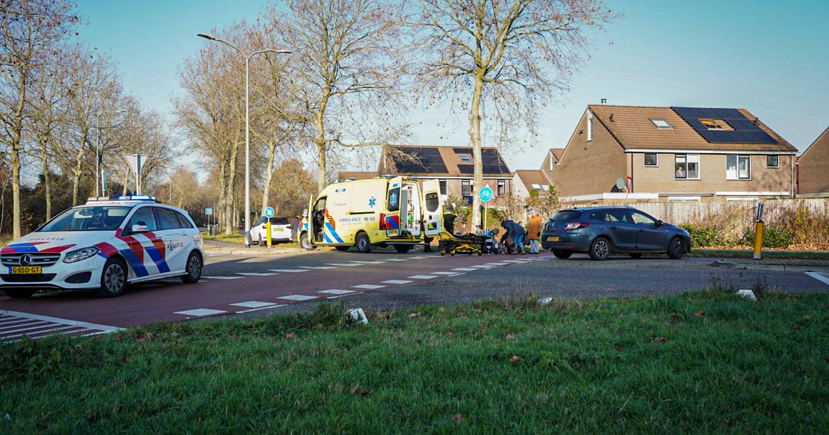 Fietser gewond na aanrijding met auto in Warnsveld.