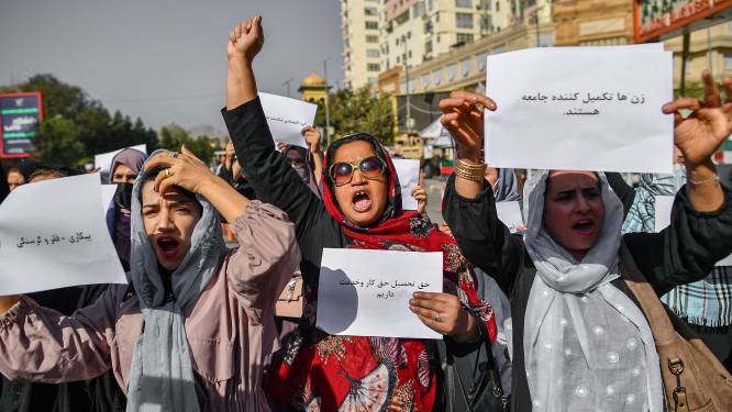 Des journalistes frappés par des talibans lors d'une manifestation de femmes à Kaboul