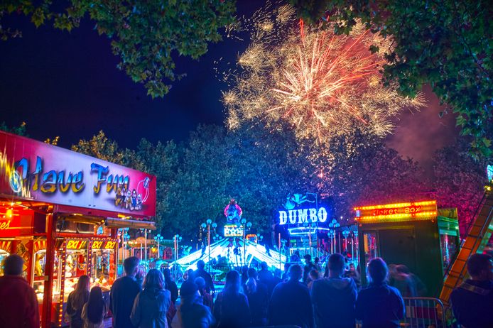 Vuurwerk ter afsluiting van de kermis te Oss.