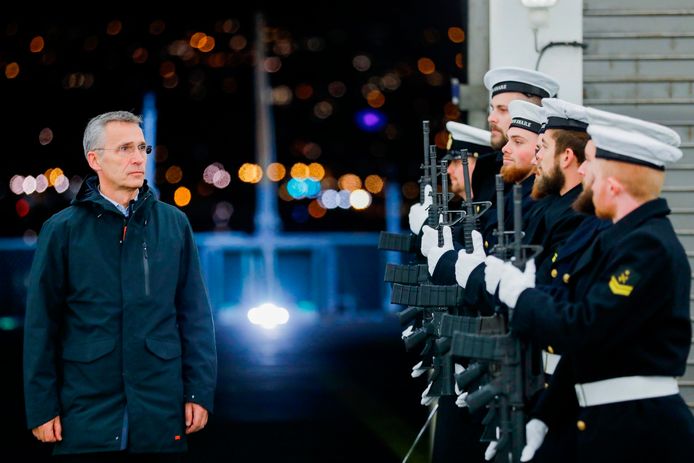 De Noorse secretaris-generaal van de NAVO Jens Stoltenberg bezocht vandaag een Deens marineschip dat voor de kust van Trondheim (Noorwegen) deelneemt aan de NAVO-oefening Trident Juncture.