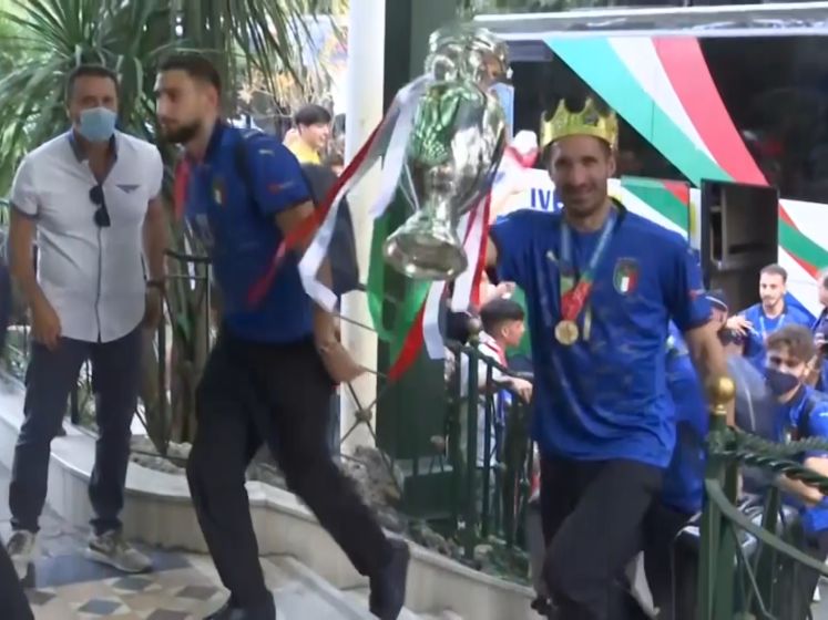 Kampioen Italië landt in Rome met Europese beker