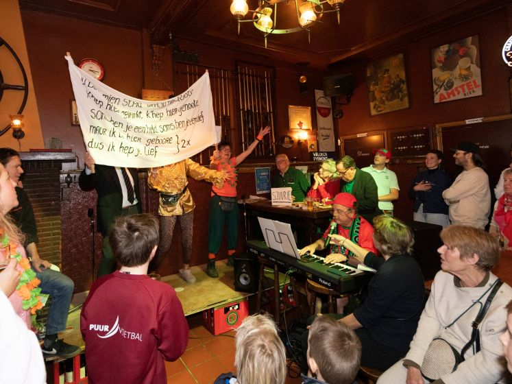 Honderden mensen naar eerste 'WK' Nimweegs Lullen: 'Begon met een geintje'