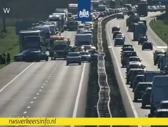 Ongeluk met meerdere voertuigen op A67 bij Eindhoven, ‘forse vertraging’ voorbij