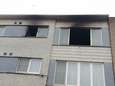 Uitslaande brand dwingt alleenstaande moeder tot wanhoopssprong uit raam van tweede verdieping<br><br>