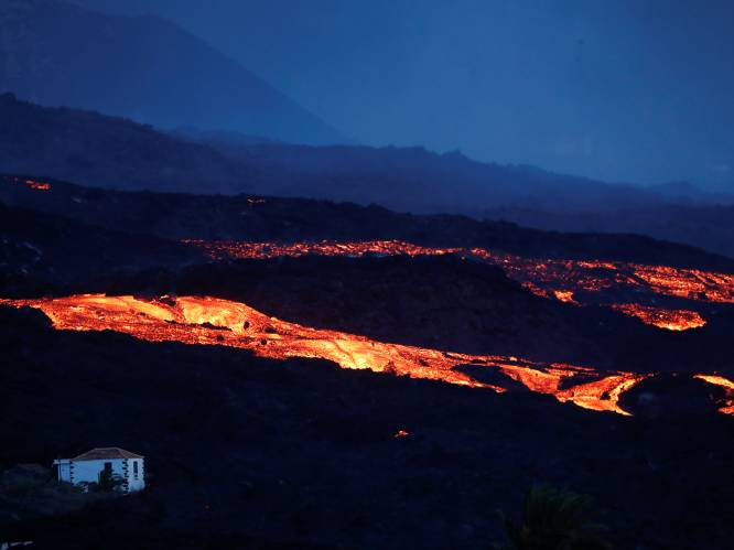 Lavastroom van vulkaan op La Palma nadert dorp La Laguna, 1.650 inwoners uit voorzorg geëvacueerd