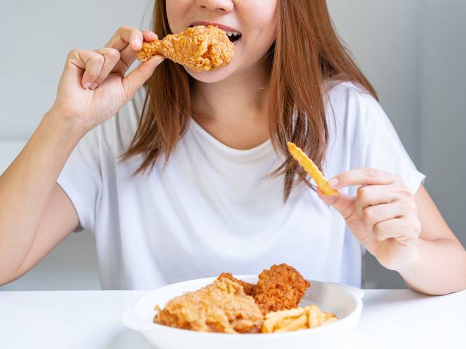 “Ik at gefrituurde voeding en dronk veel cola, voor de rest kreeg ik weinig binnen": expert legt uit hoe je de eetstoornis ARFID kan herkennen
