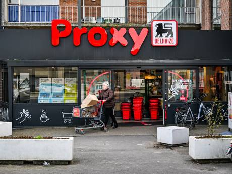 Licenciement, salaire moindre, travail le dimanche: la “franchisation” inquiète les employés de Delhaize