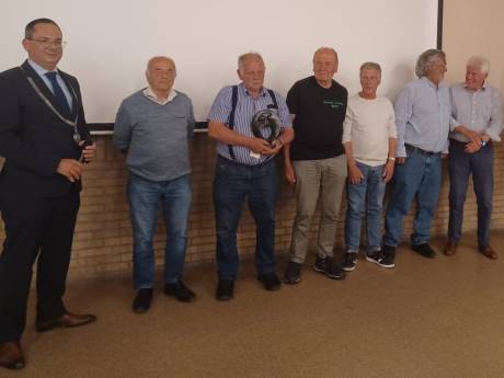 Waardering voor onderhoudsploeg kerkhof Huijbergen