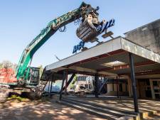 Aula van Reggesteyn in Nijverdal met de grond gelijk gemaakt: sloop voor nieuwe campus is begonnen