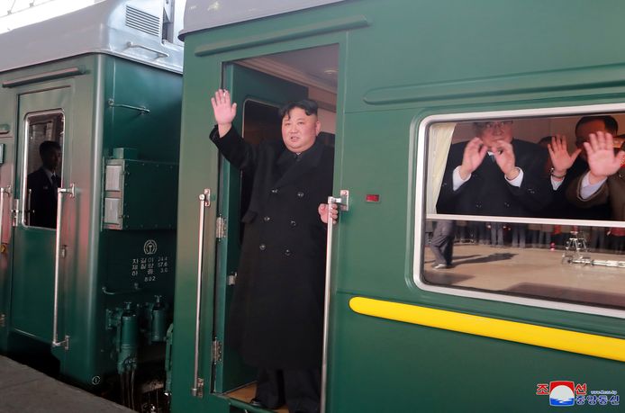 Kim Jong-un bij zijn vertrek in Pyongyang.