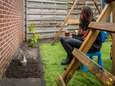 Talitha begroef haar vroeggeboren kindje in de tuin, op begraafplaats was geen plek: ‘Verdient niemand’ 