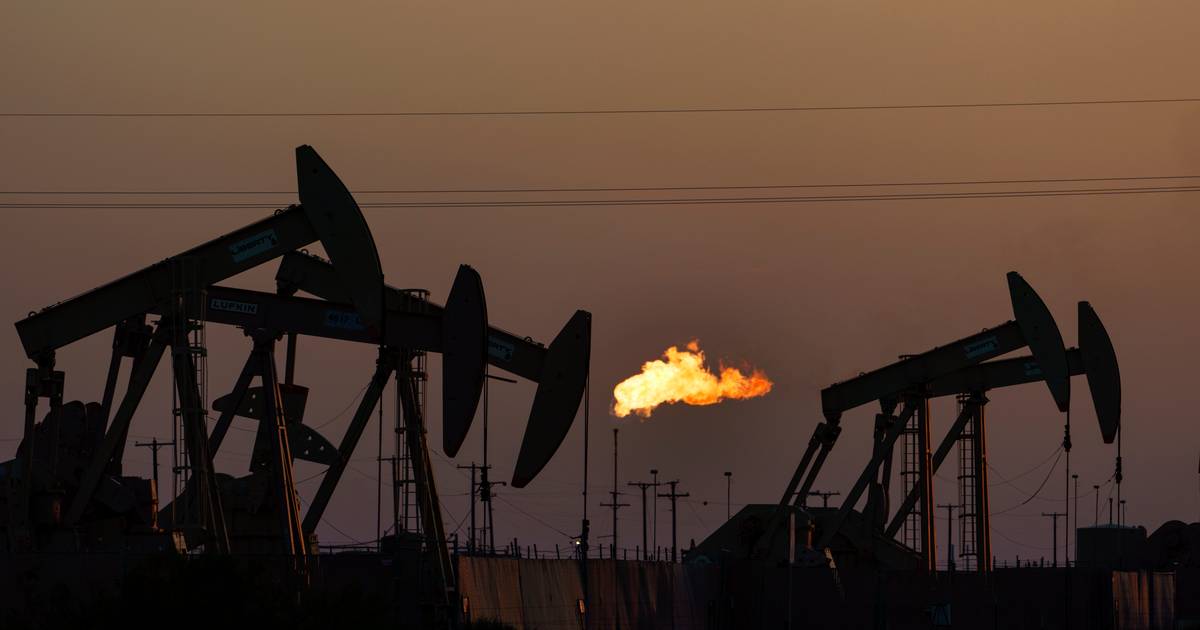 L’aumento dei prezzi dell’energia ha anche portato profitti record alle principali compagnie petrolifere statunitensi ExxonMobil e Chevron |  All’estero