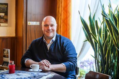 Het vaderschap maakt emoties los bij Kamerlid Thierry Aartsen uit Breda: ‘Alsof je promotie maakt al