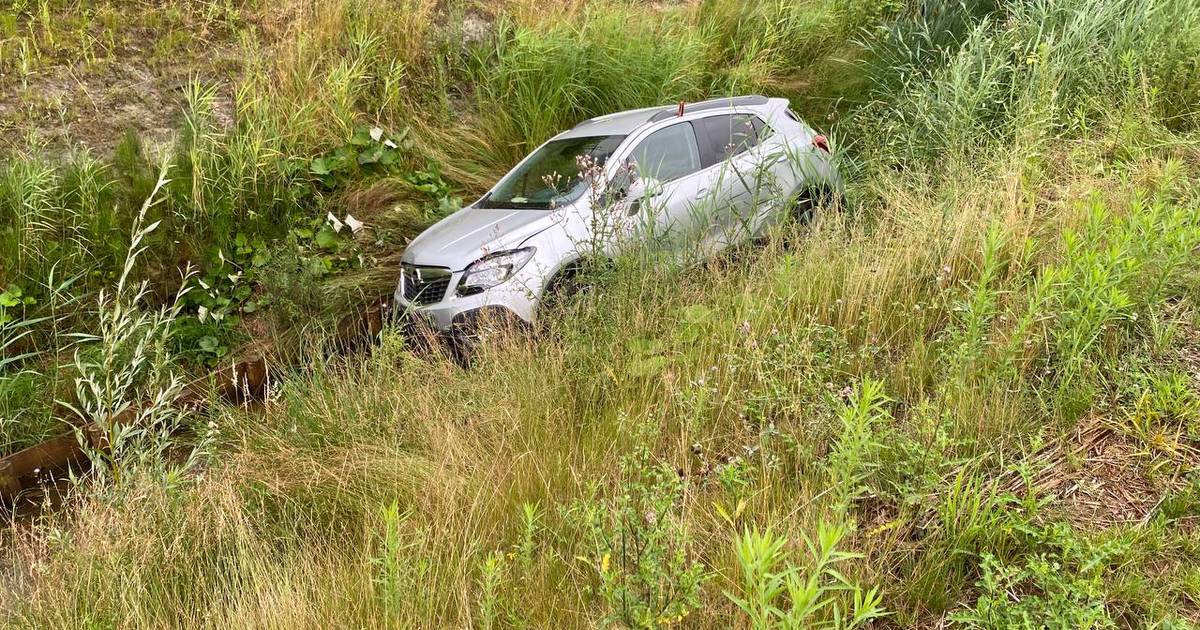 Automobilist gewond naar ziekenhuis na eenzijdig ongeval in Hengelo.