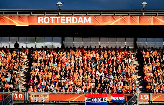 Supporters tijdens de wedstrijd tussen Nederland en Denemarken tijdens de WEURO2017, het EK voetbal vrouwen