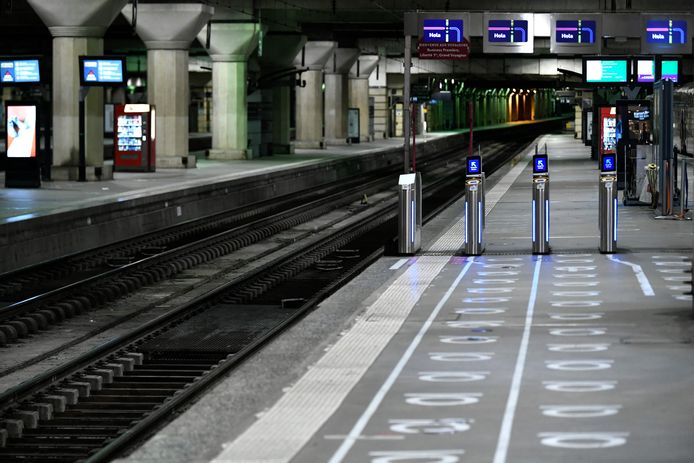 Een platform in het Montparnasse-station in Parijs, archiefbeeld.