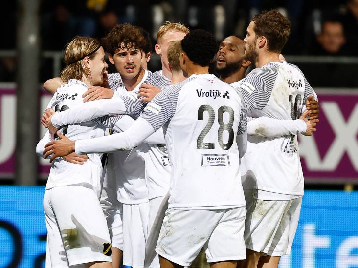 Prachtige treffer Omgba leidt overtuigende zege NAC op VVV-Venlo in 