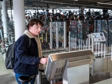 Zelfservice in de fietsenstalling op station Helmond en betalen als je langer dan 24 uur parkeert