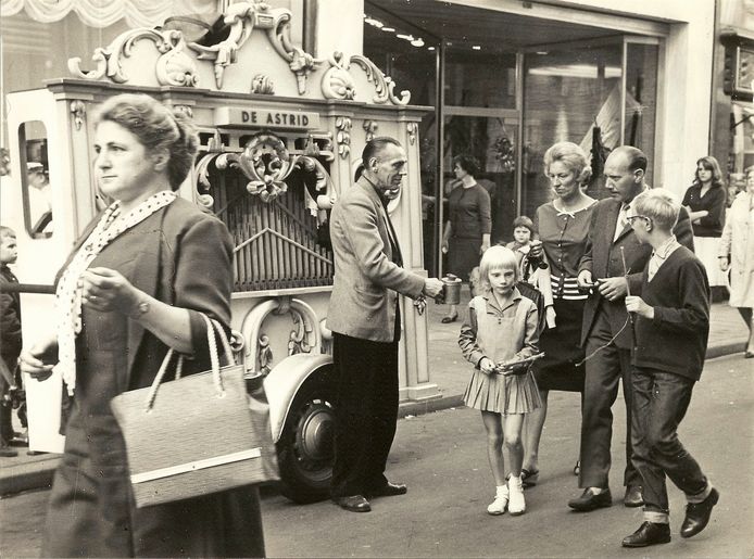 Een draaiorgel dat in de jaren 60 en 70 veel in de Arnhemse binnenstad aanwezig was: De Astrid.